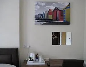 3* Hotel Midway Place